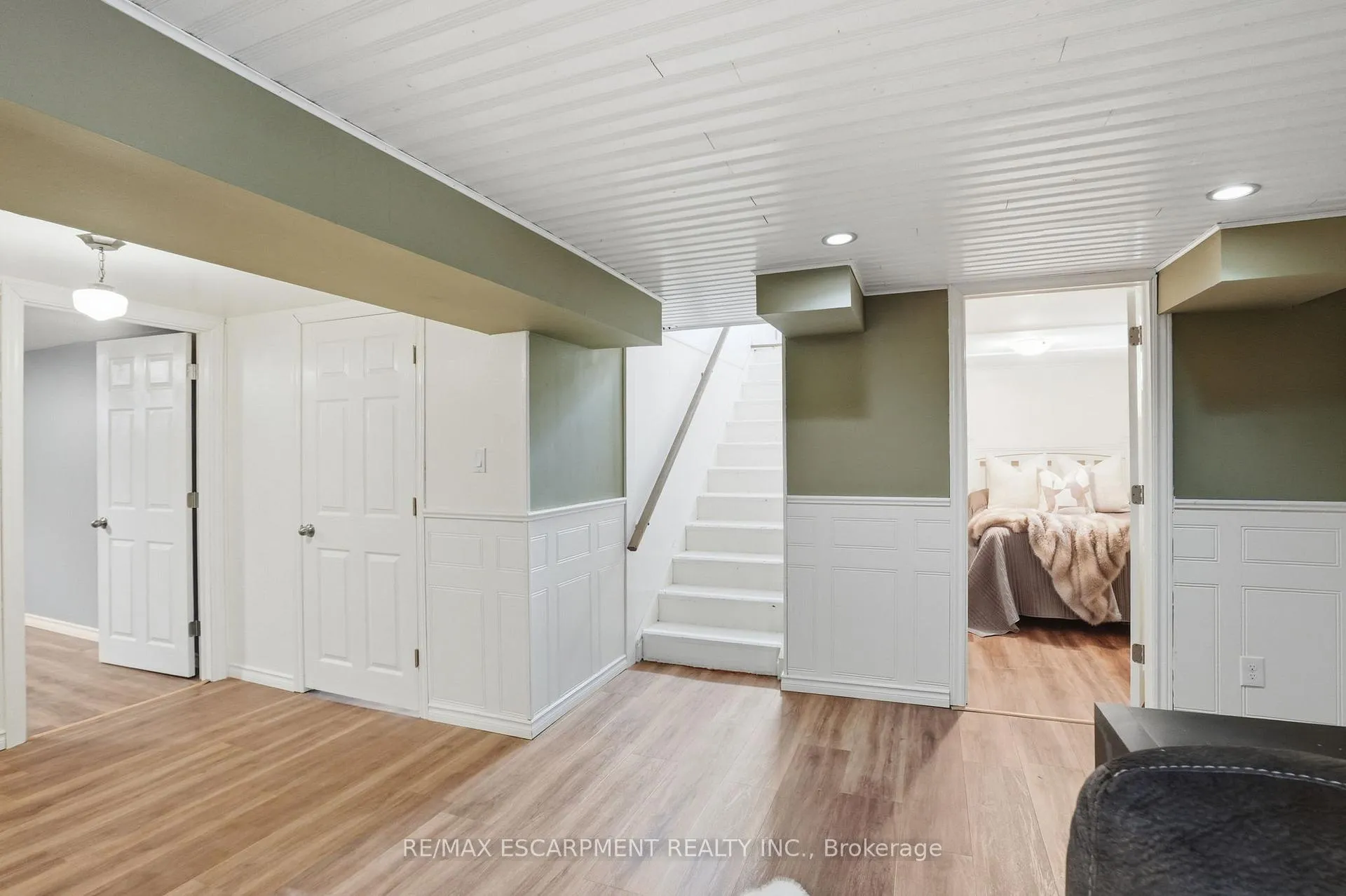 Photo 31 of 23 Mcmaster Avenue S, Hamilton, Dundas — HOMEH
