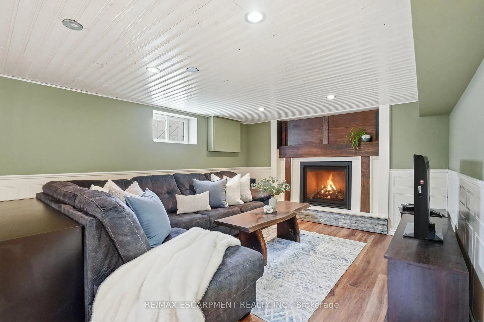 Photo 32 of 23 Mcmaster Avenue S, Hamilton, Dundas — HOMEH