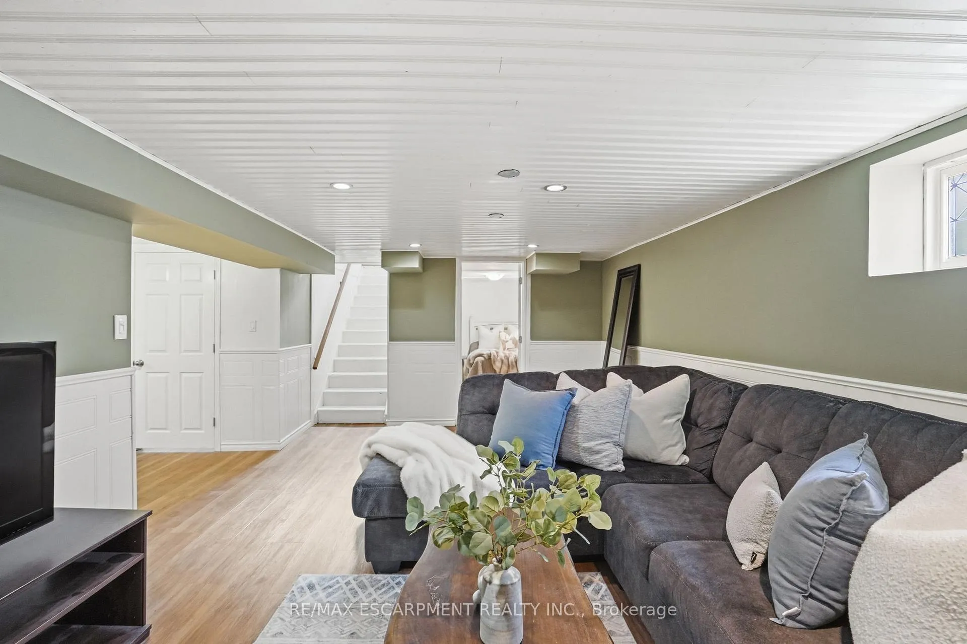 Photo 34 of 23 Mcmaster Avenue S, Hamilton, Dundas — HOMEH