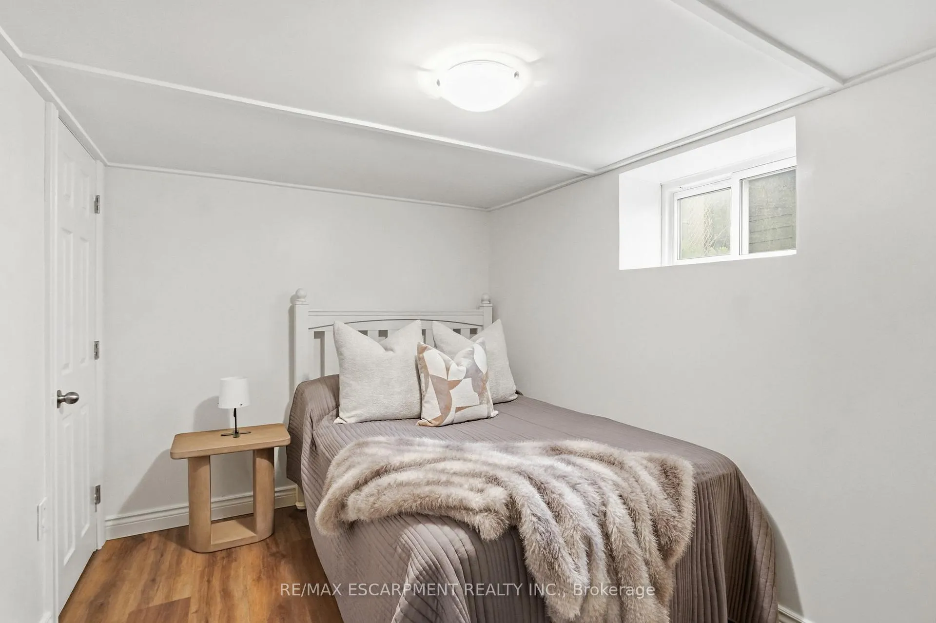 Photo 35 of 23 Mcmaster Avenue S, Hamilton, Dundas — HOMEH