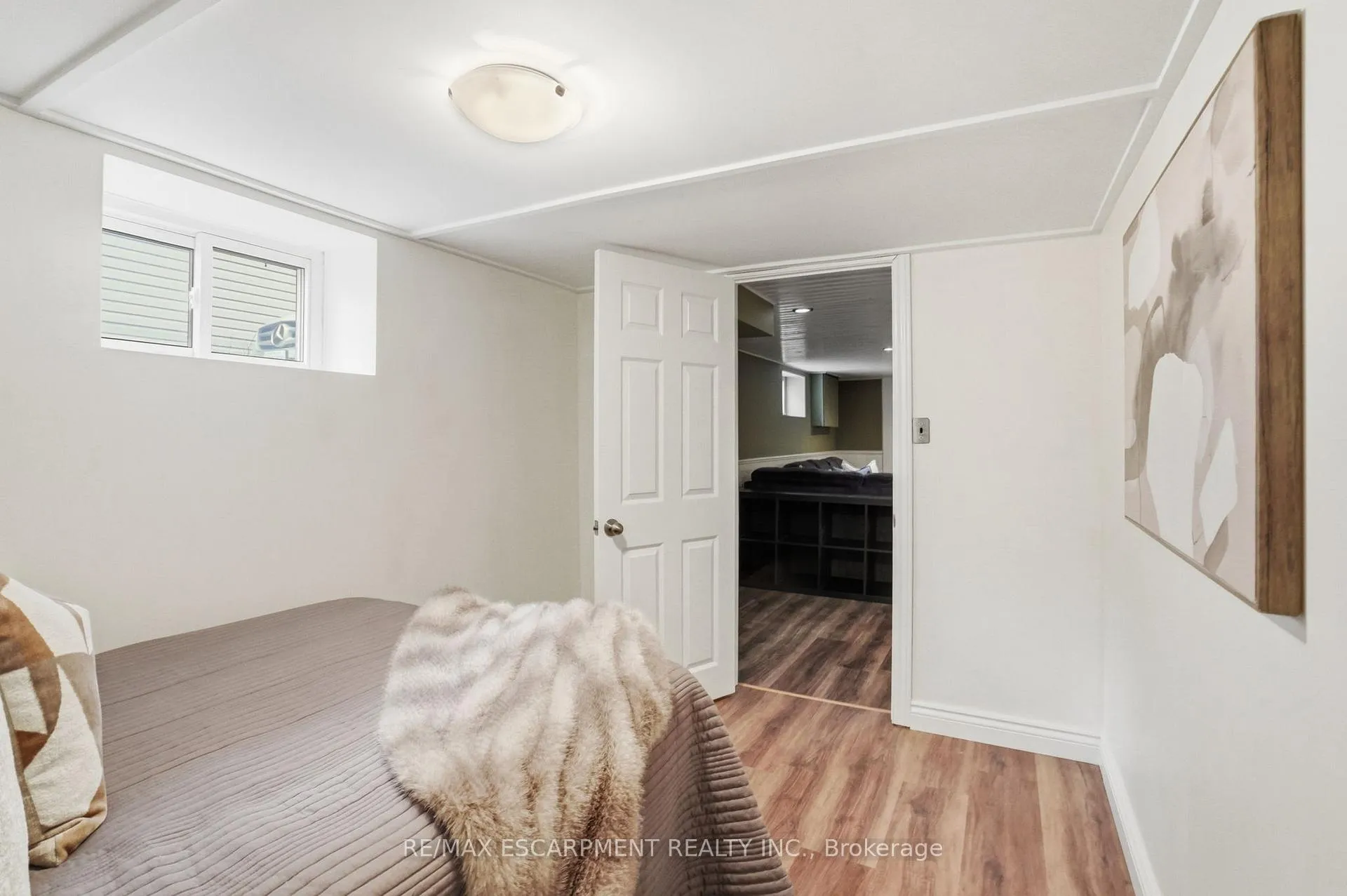 Photo 36 of 23 Mcmaster Avenue S, Hamilton, Dundas — HOMEH