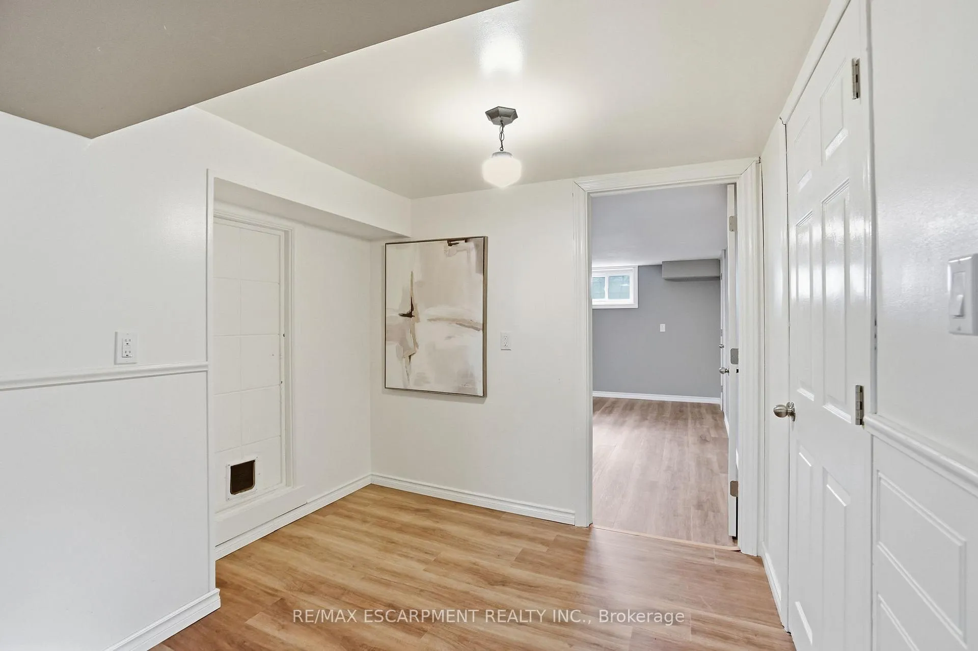 Photo 37 of 23 Mcmaster Avenue S, Hamilton, Dundas — HOMEH