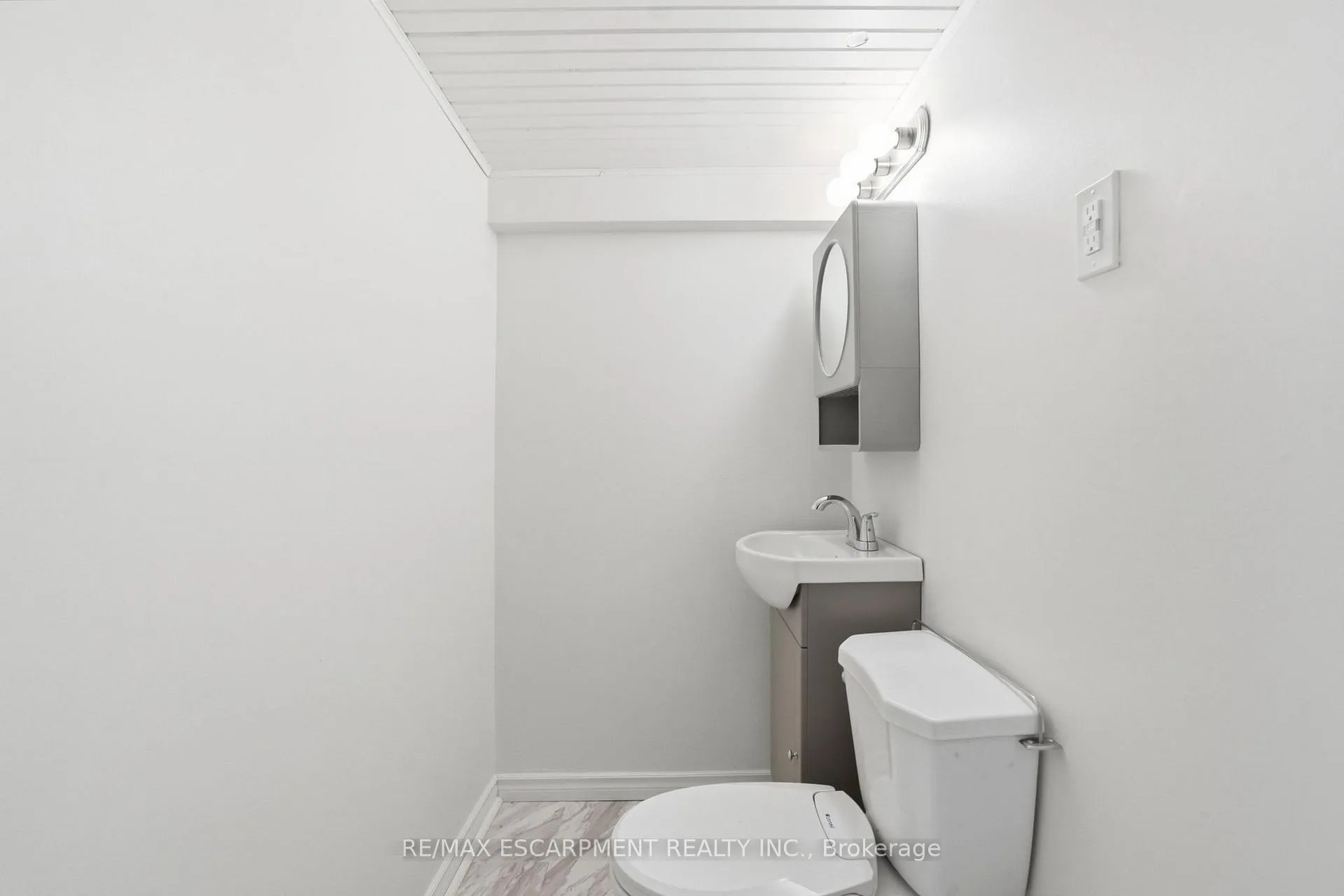 Photo 39 of 23 Mcmaster Avenue S, Hamilton, Dundas — HOMEH