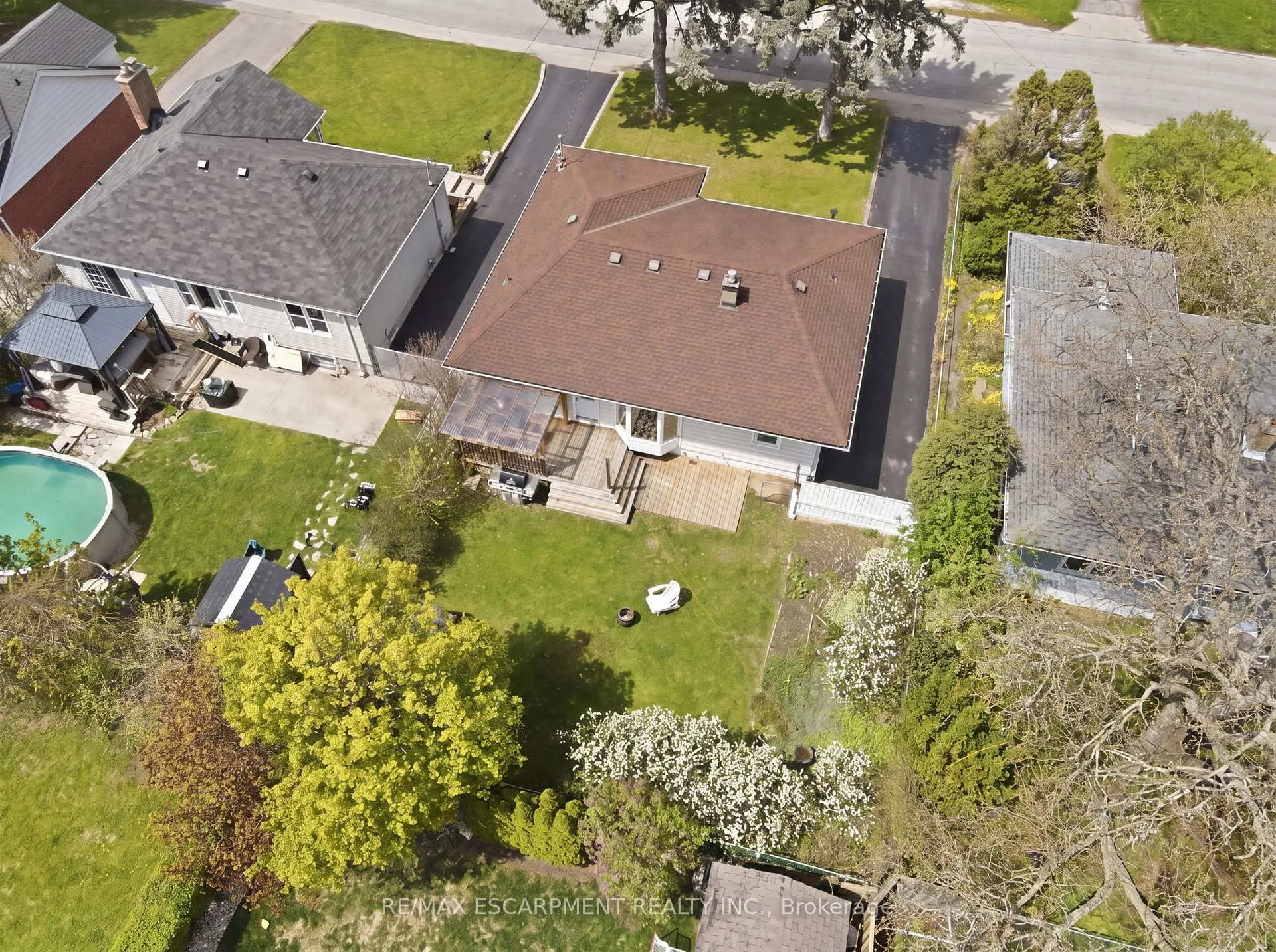 Photo 45 of 23 Mcmaster Avenue S, Hamilton, Dundas — HOMEH