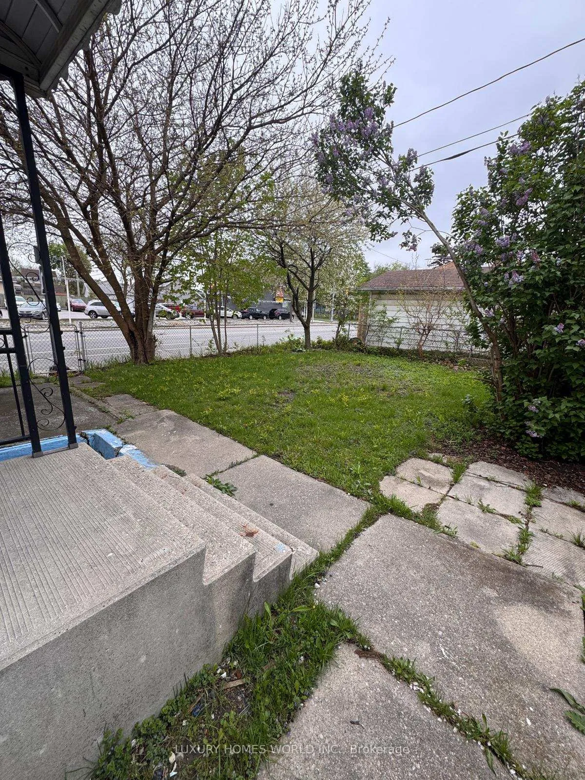 Photo 4 of 1343 Lillian Avenue, Windsor — HOMEH