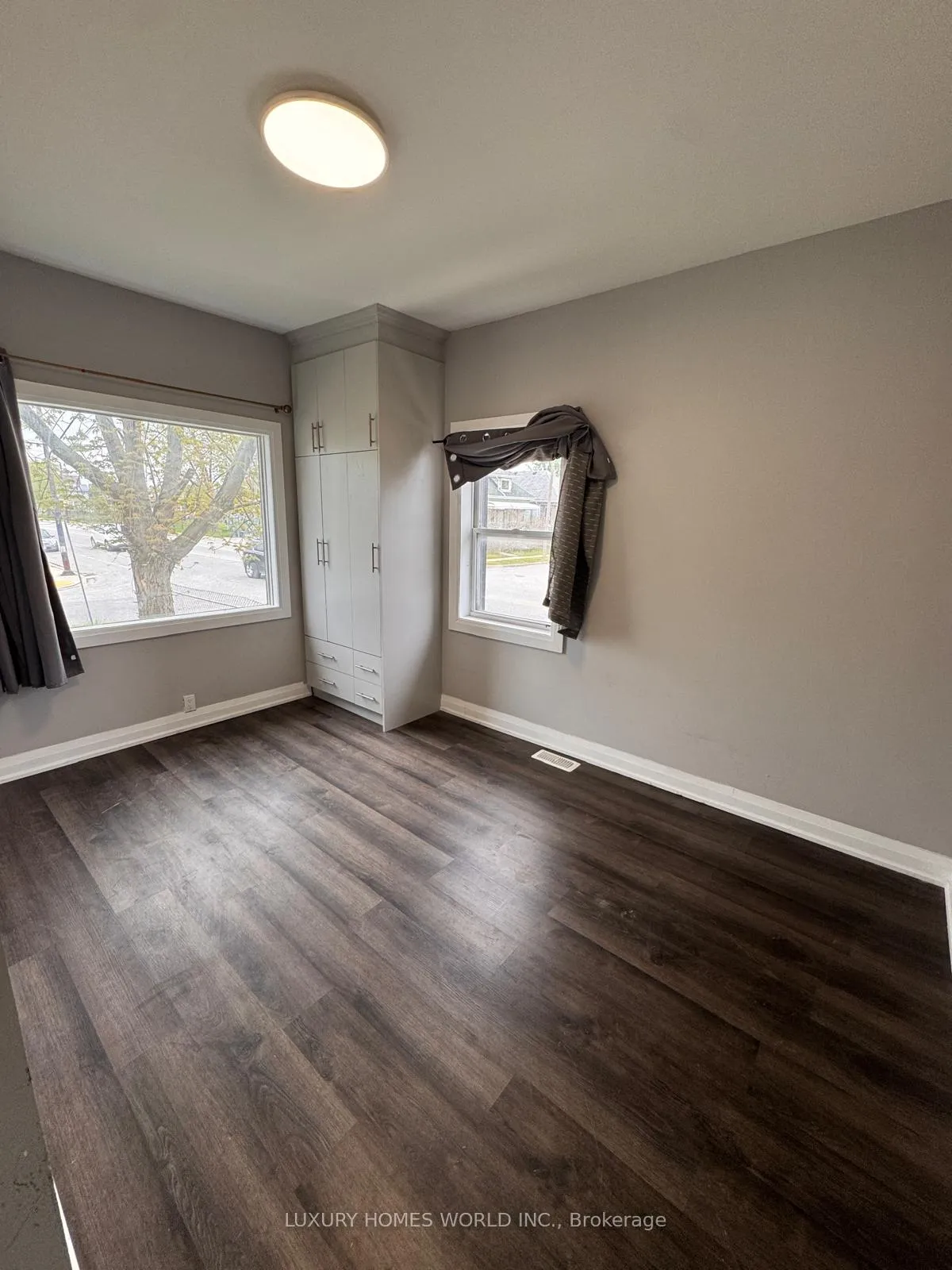 Photo 8 of 1343 Lillian Avenue, Windsor — HOMEH