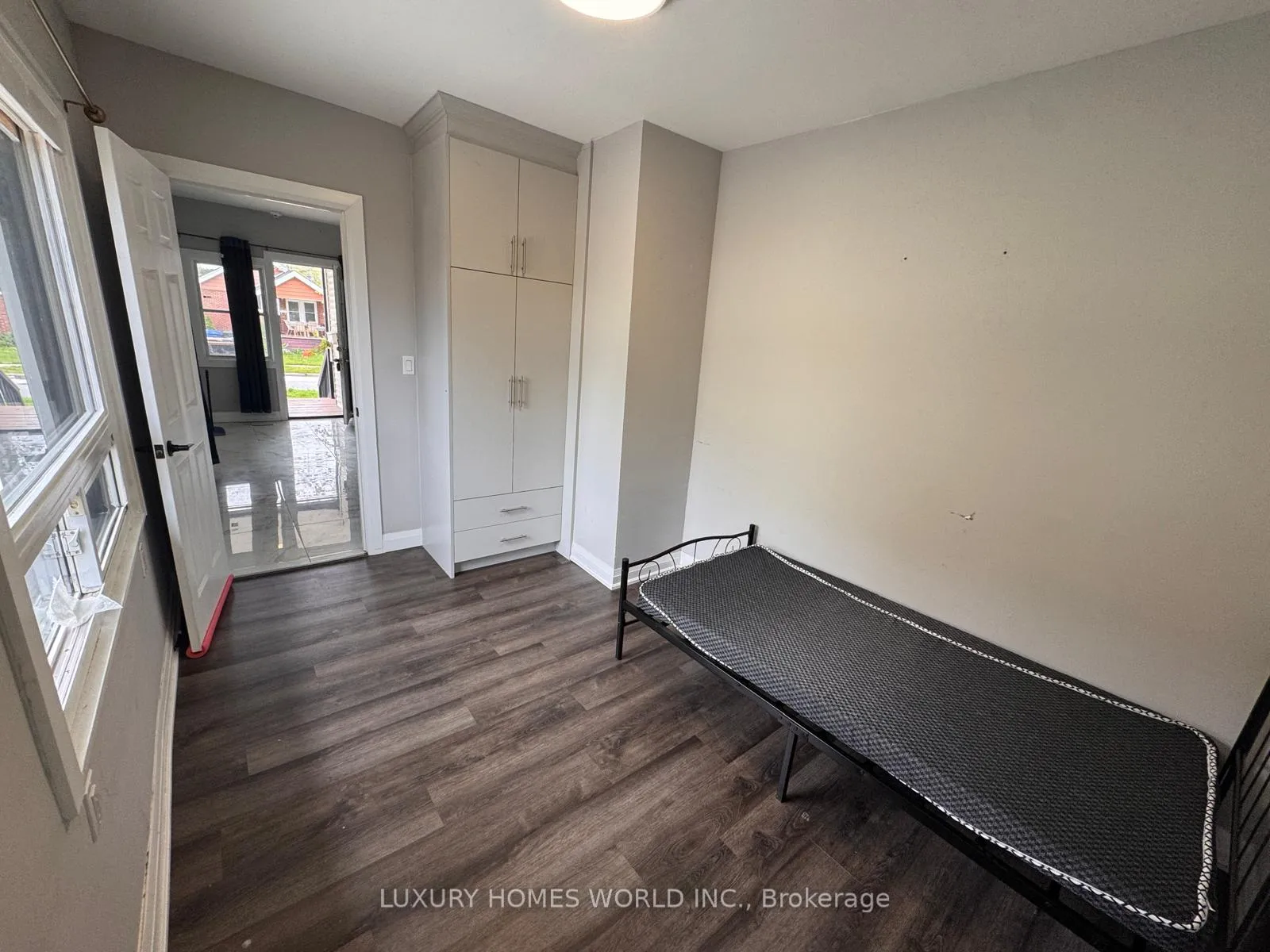 Photo 11 of 1343 Lillian Avenue, Windsor — HOMEH