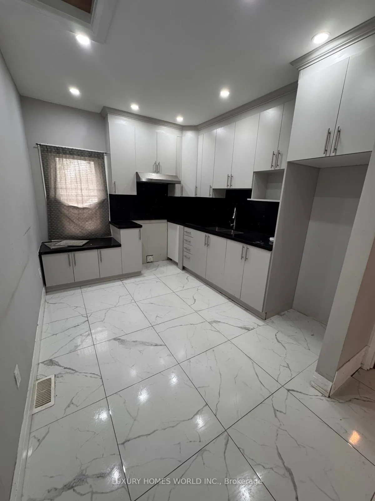 Photo 12 of 1343 Lillian Avenue, Windsor — HOMEH