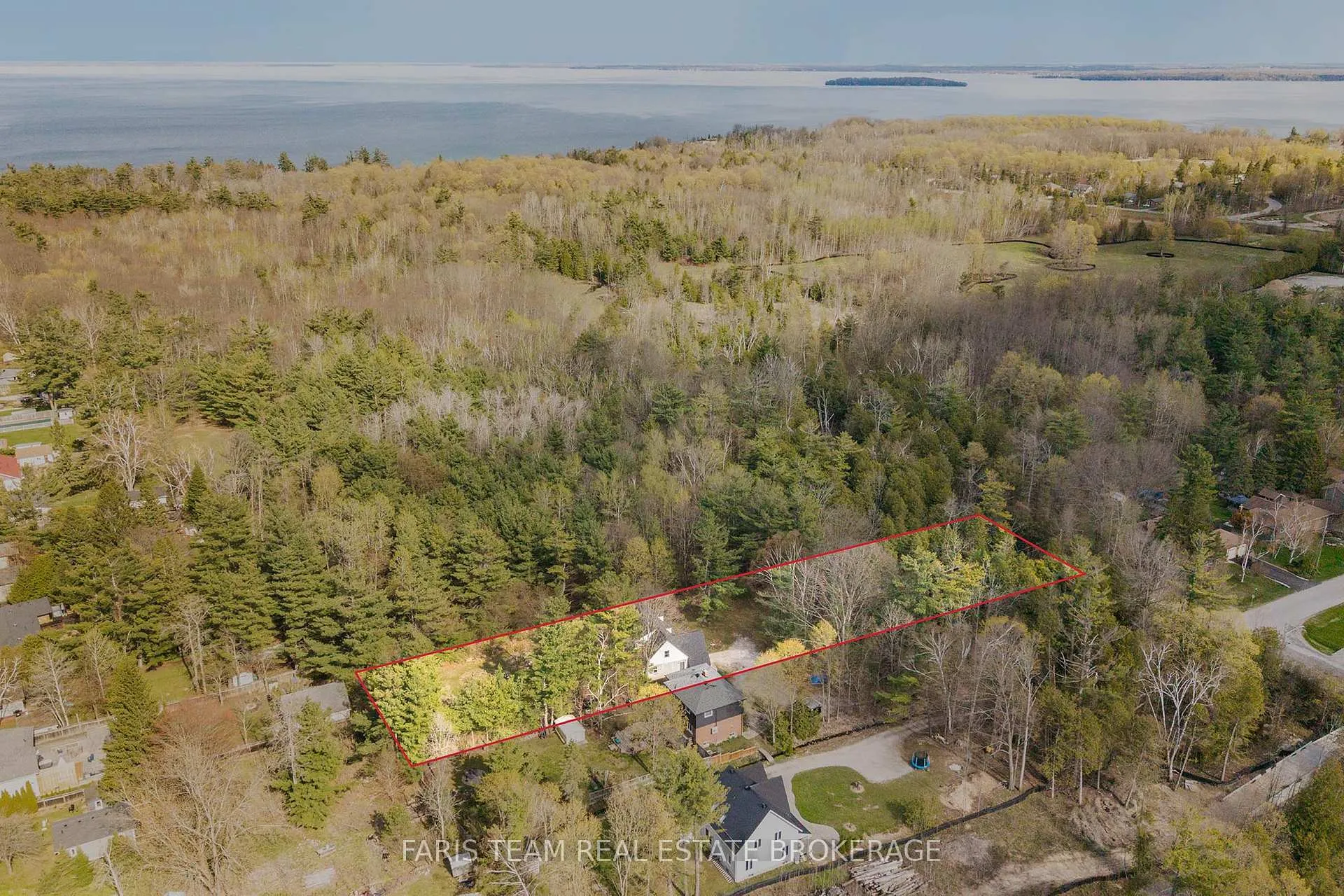 Photo 2 of 718 Henderson Drive, Innisfil, Rural Innisfil — HOMEH