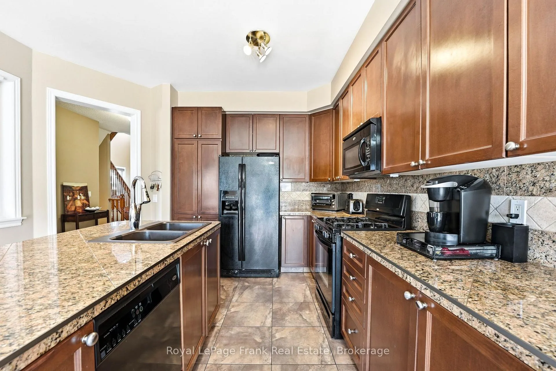 Photo 6 of 115 Southfield Avenue, Clarington, Courtice — HOMEH