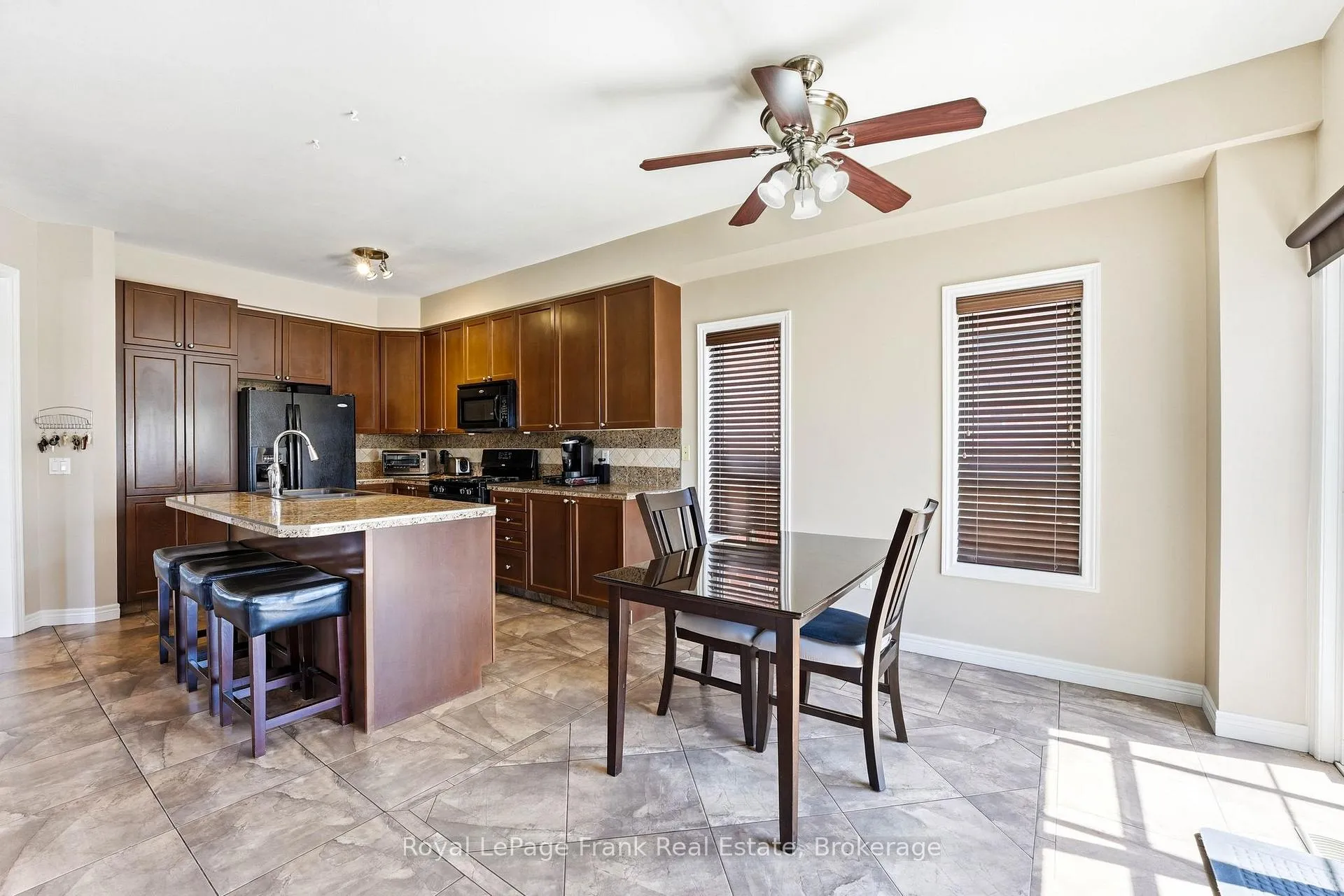 Photo 10 of 115 Southfield Avenue, Clarington, Courtice — HOMEH