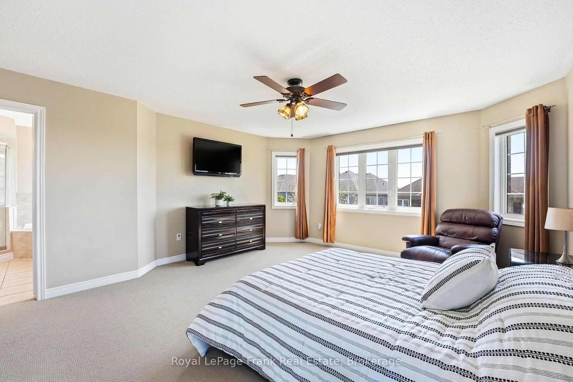 Photo 19 of 115 Southfield Avenue, Clarington, Courtice — HOMEH