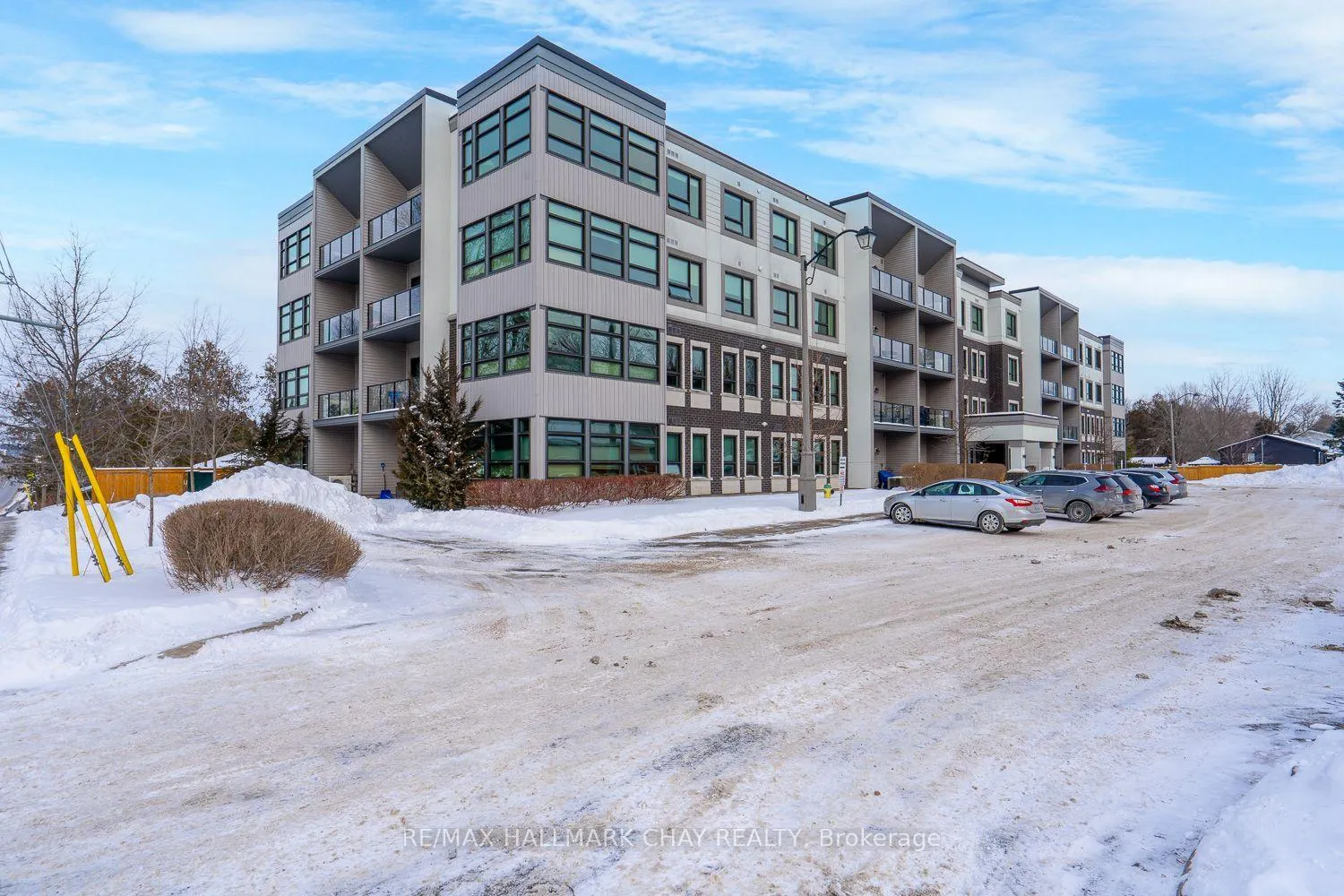 Photo 1 of Unit 105, 69 Boyne Street, New Tecumseth, Alliston — HOMEH