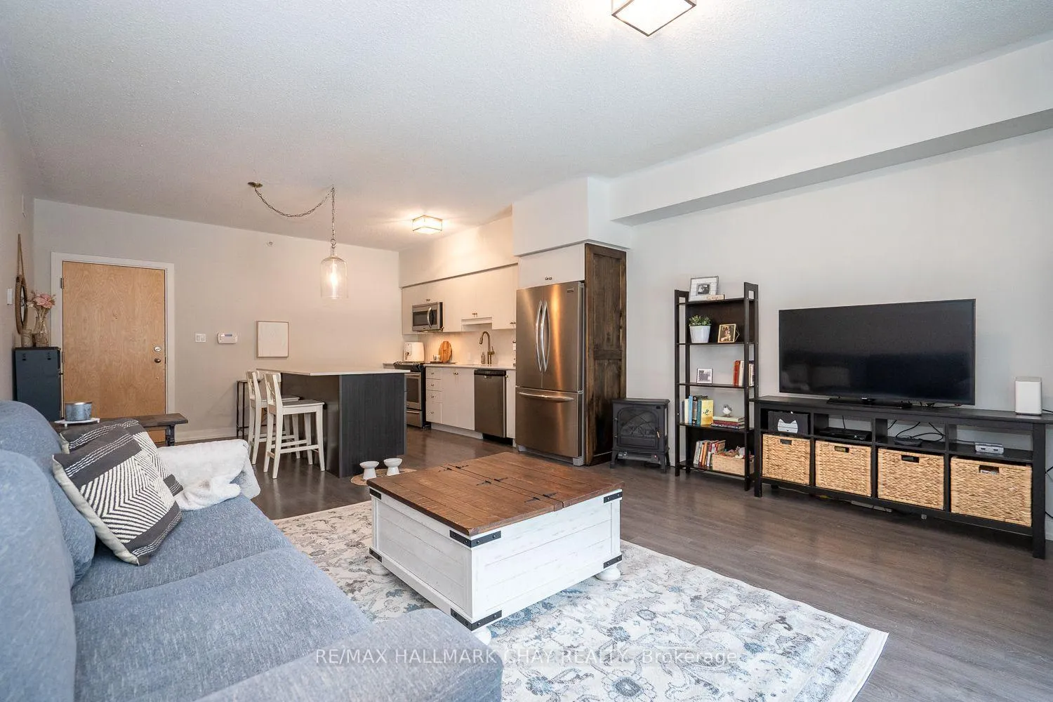 Photo 4 of Unit 105, 69 Boyne Street, New Tecumseth, Alliston — HOMEH