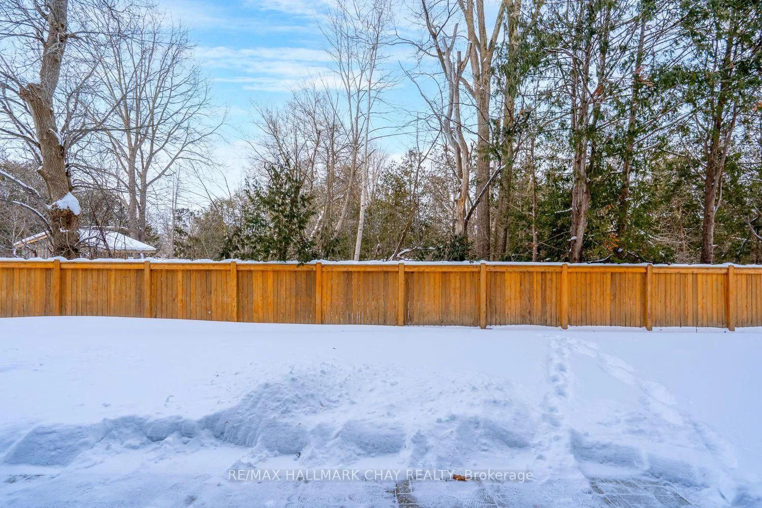 Photo 5 of Unit 105, 69 Boyne Street, New Tecumseth, Alliston — HOMEH