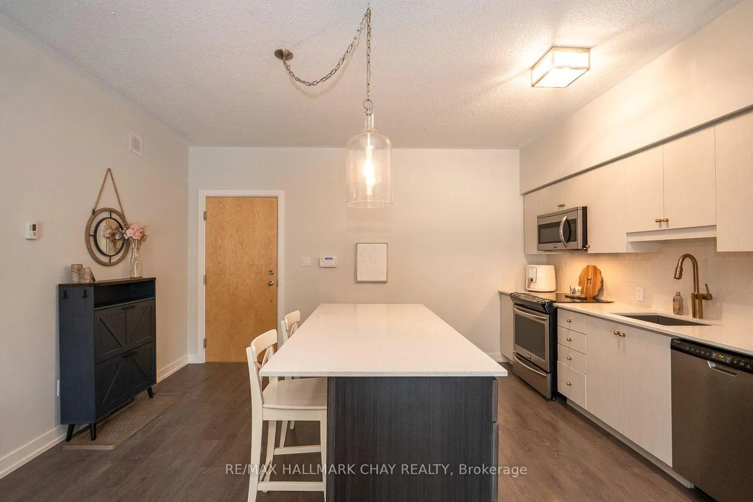 Photo 18 of Unit 105, 69 Boyne Street, New Tecumseth, Alliston — HOMEH