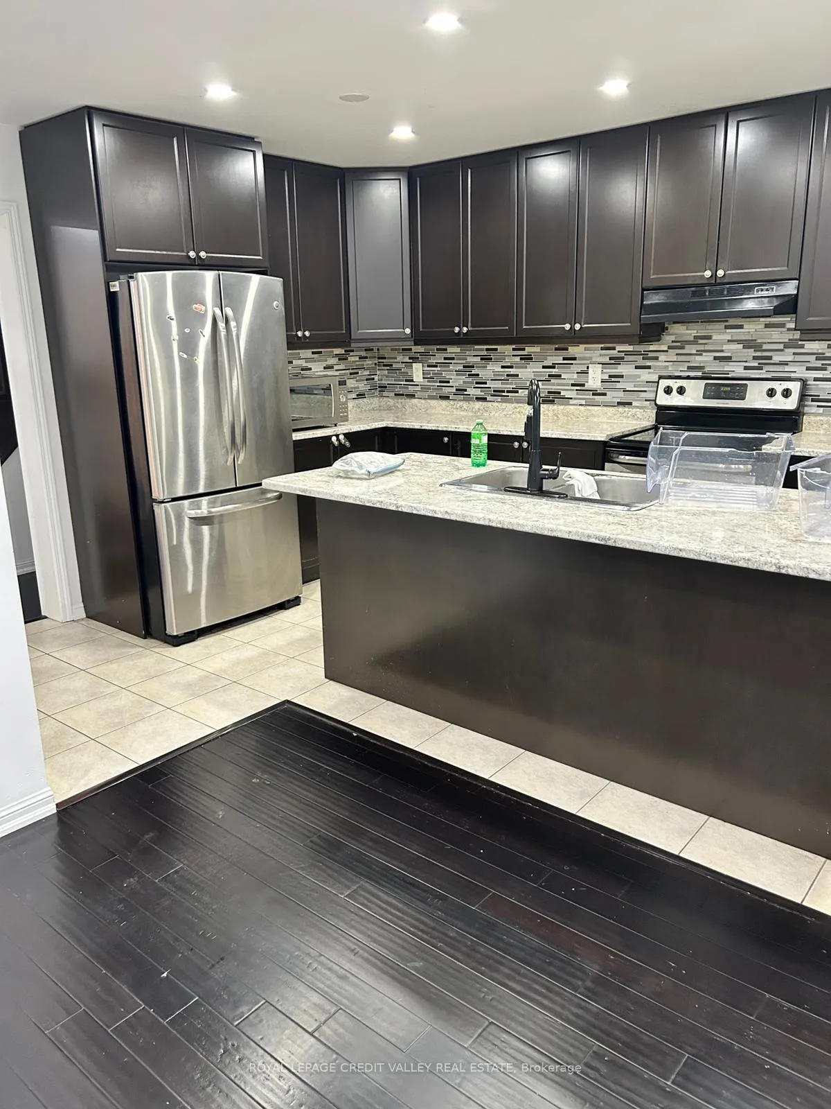 Photo 7 of Unit Upper, 29 Robert Parkinson Drive, Brampton, Northwest Brampton — HOMEH