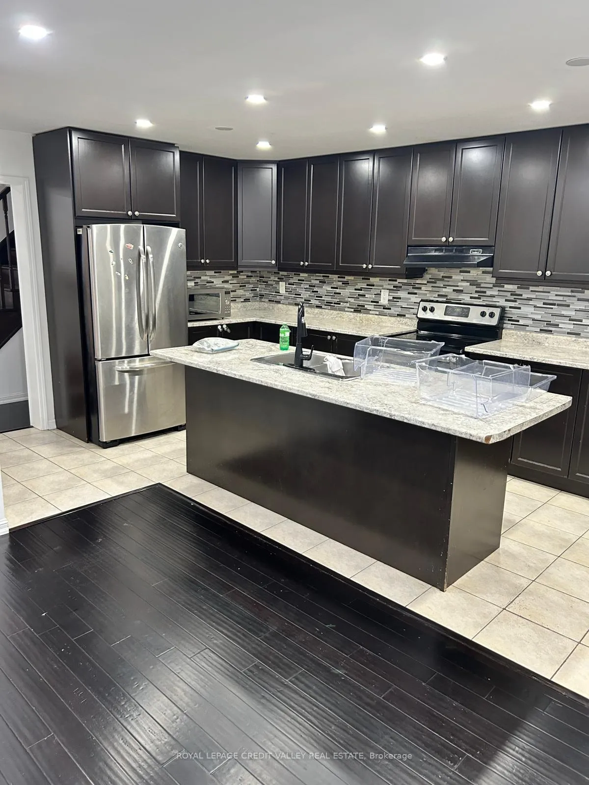 Photo 8 of Unit Upper, 29 Robert Parkinson Drive, Brampton, Northwest Brampton — HOMEH
