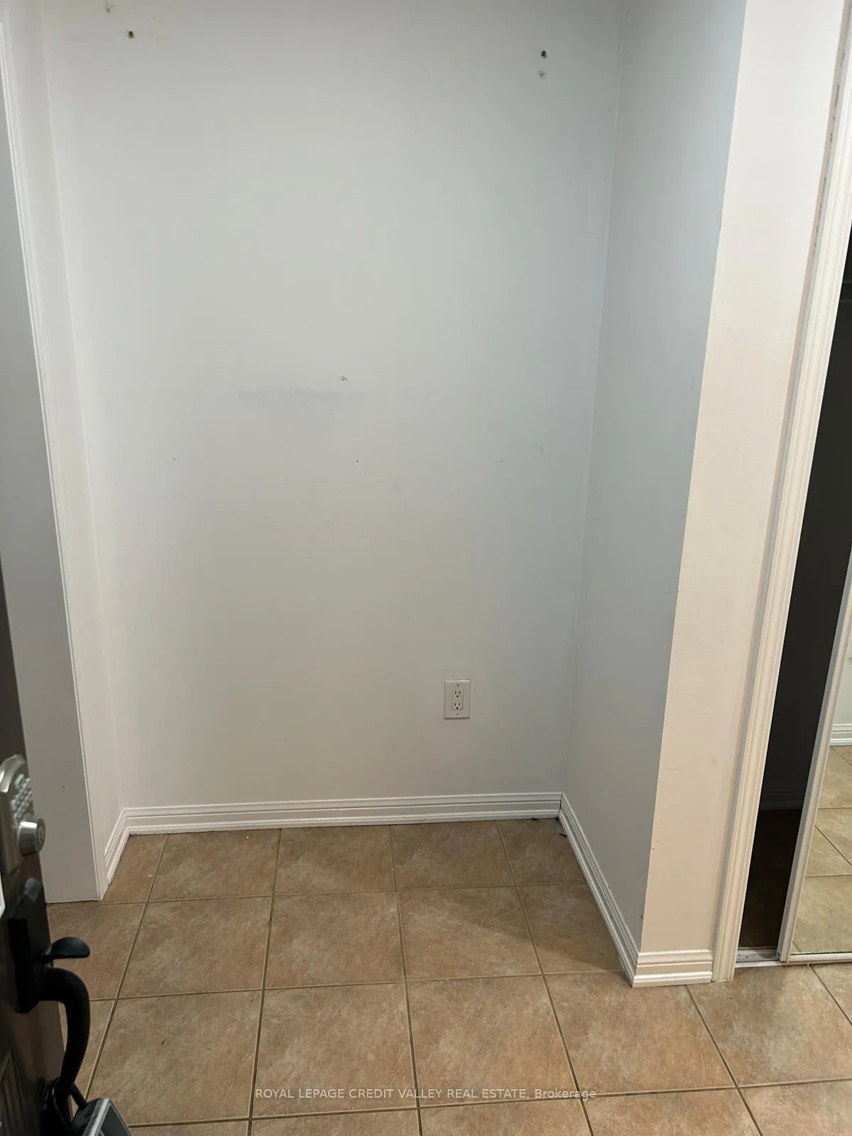 Photo 11 of Unit Upper, 29 Robert Parkinson Drive, Brampton, Northwest Brampton — HOMEH