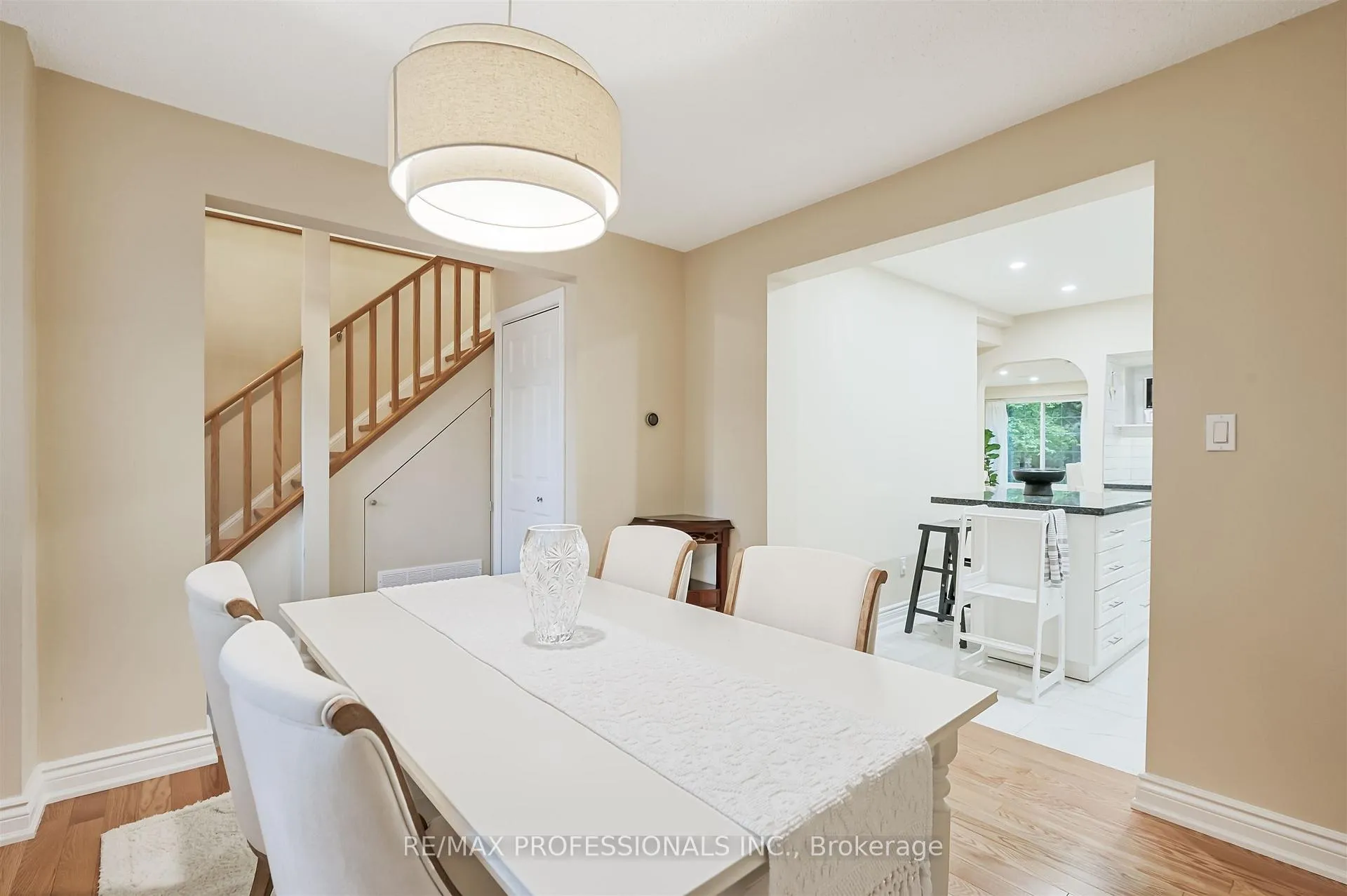 Photo 11 of 53 Tilden Crescent, Etobicoke, Humber Heights — HOMEH