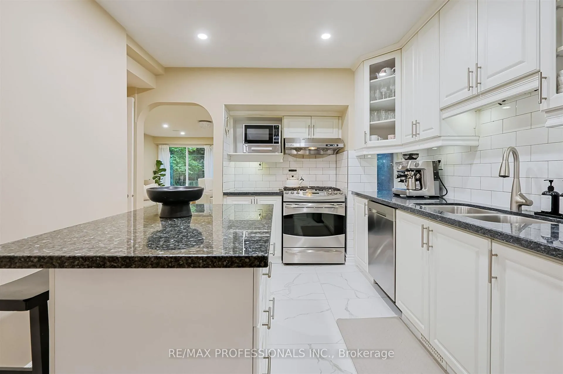 Photo 15 of 53 Tilden Crescent, Etobicoke, Humber Heights — HOMEH