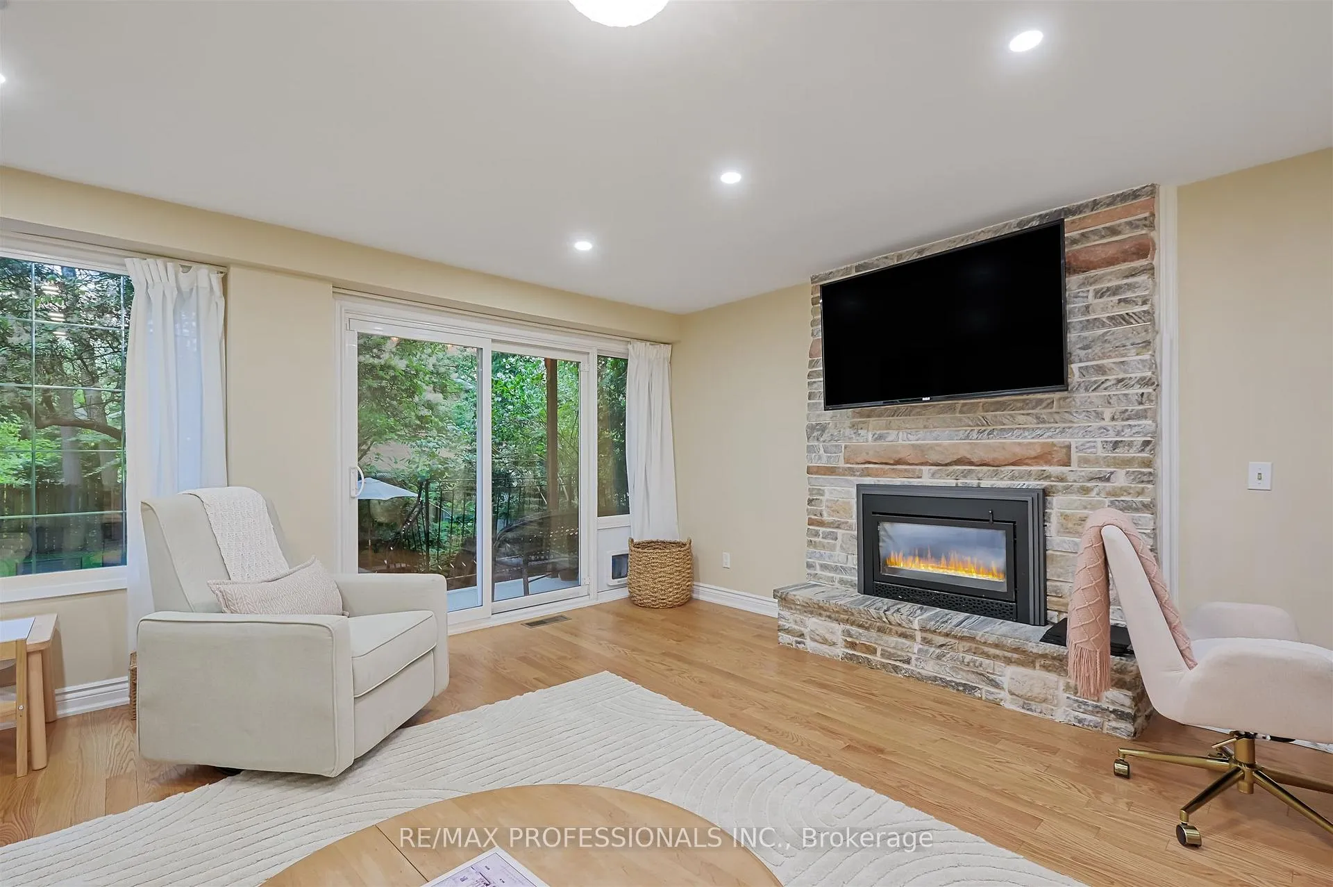 Photo 18 of 53 Tilden Crescent, Etobicoke, Humber Heights — HOMEH