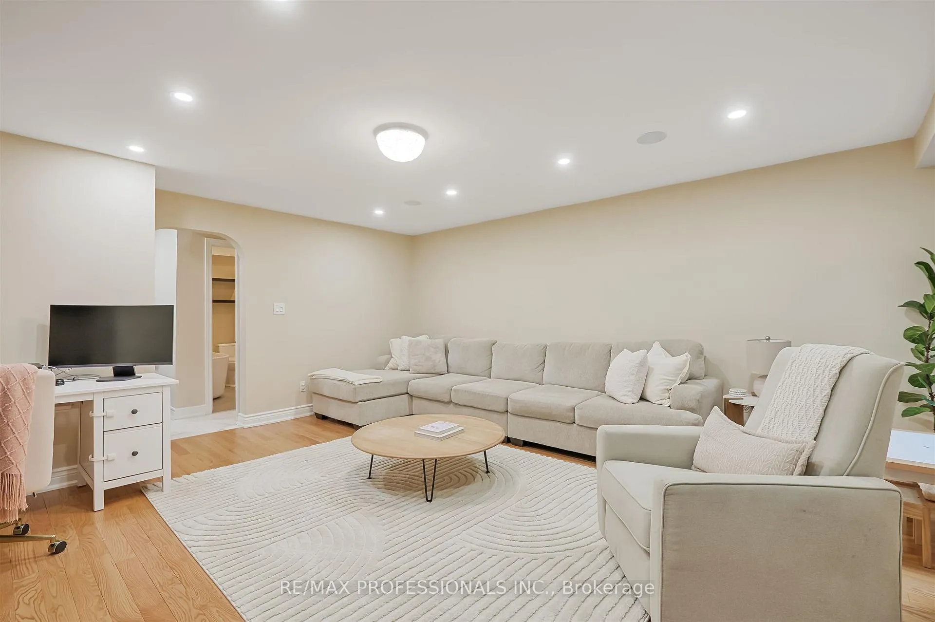 Photo 19 of 53 Tilden Crescent, Etobicoke, Humber Heights — HOMEH