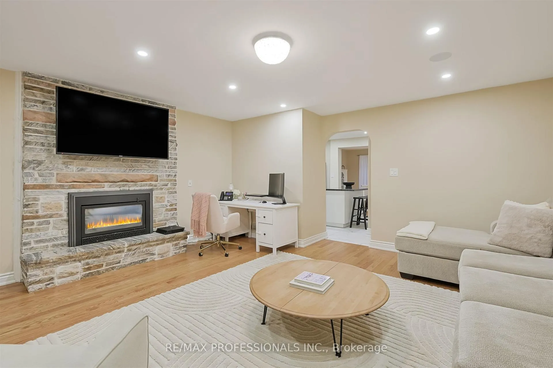 Photo 20 of 53 Tilden Crescent, Etobicoke, Humber Heights — HOMEH