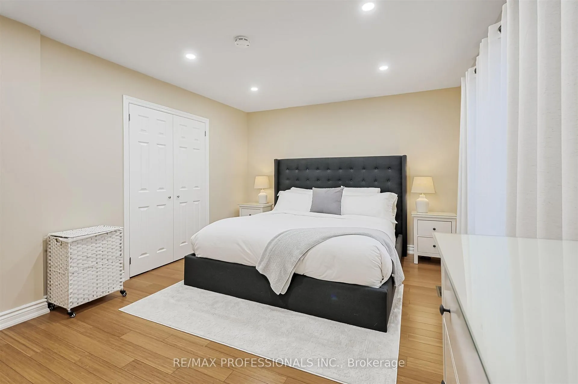 Photo 22 of 53 Tilden Crescent, Etobicoke, Humber Heights — HOMEH