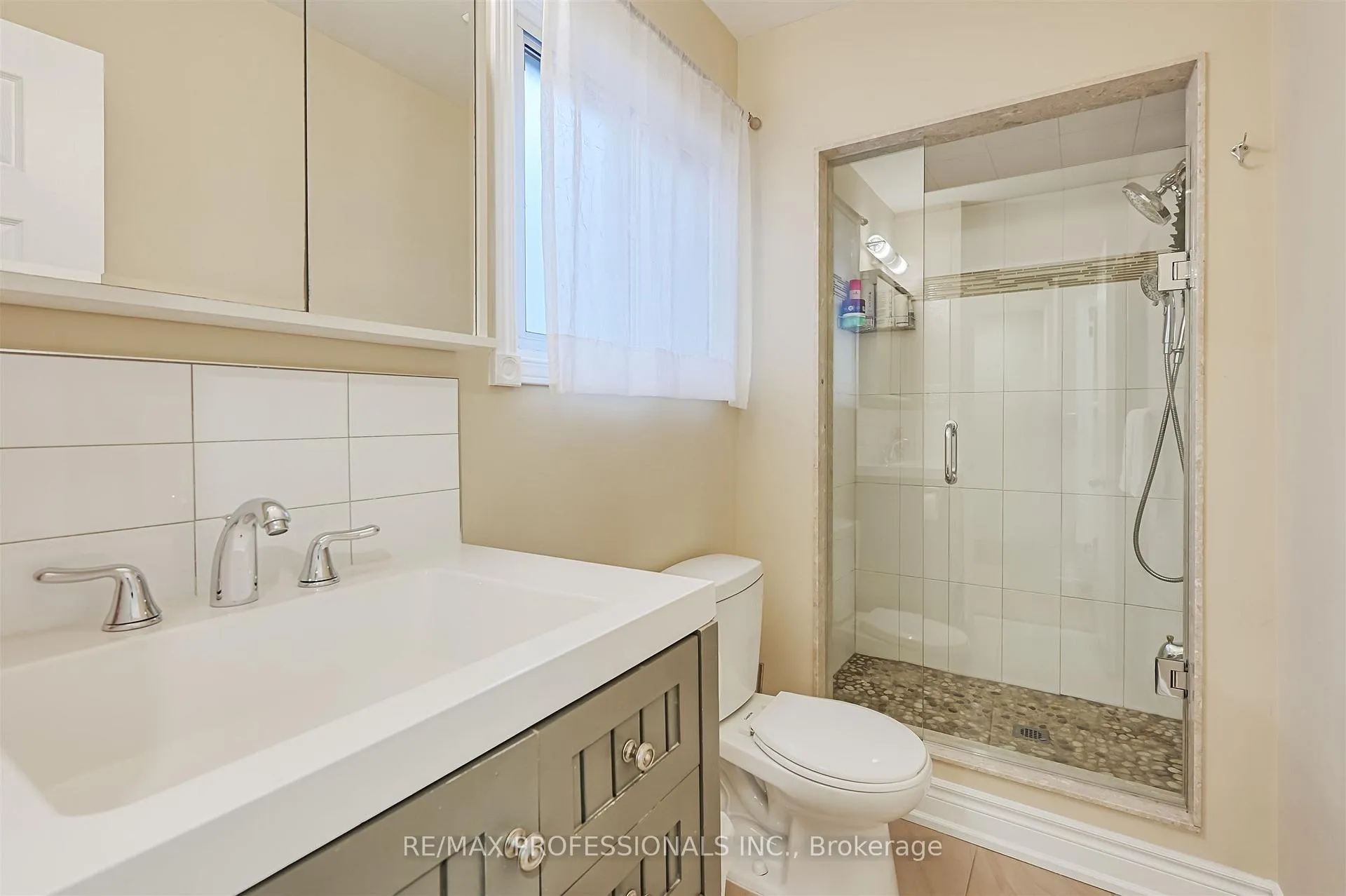 Photo 24 of 53 Tilden Crescent, Etobicoke, Humber Heights — HOMEH