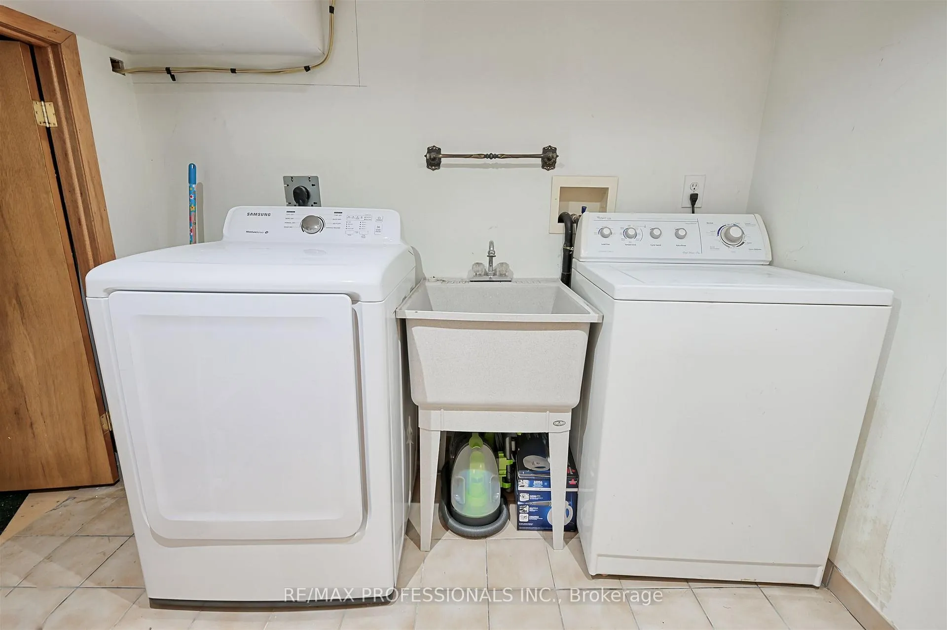 Photo 40 of 53 Tilden Crescent, Etobicoke, Humber Heights — HOMEH