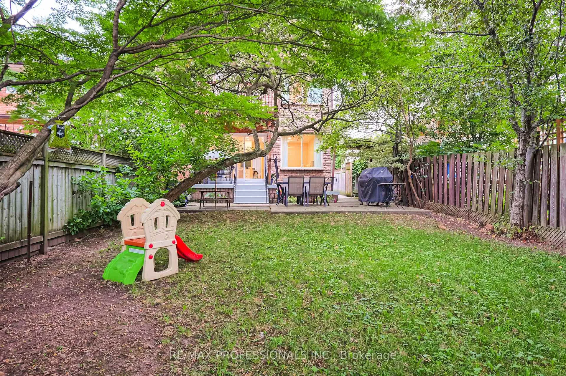 Photo 45 of 53 Tilden Crescent, Etobicoke, Humber Heights — HOMEH