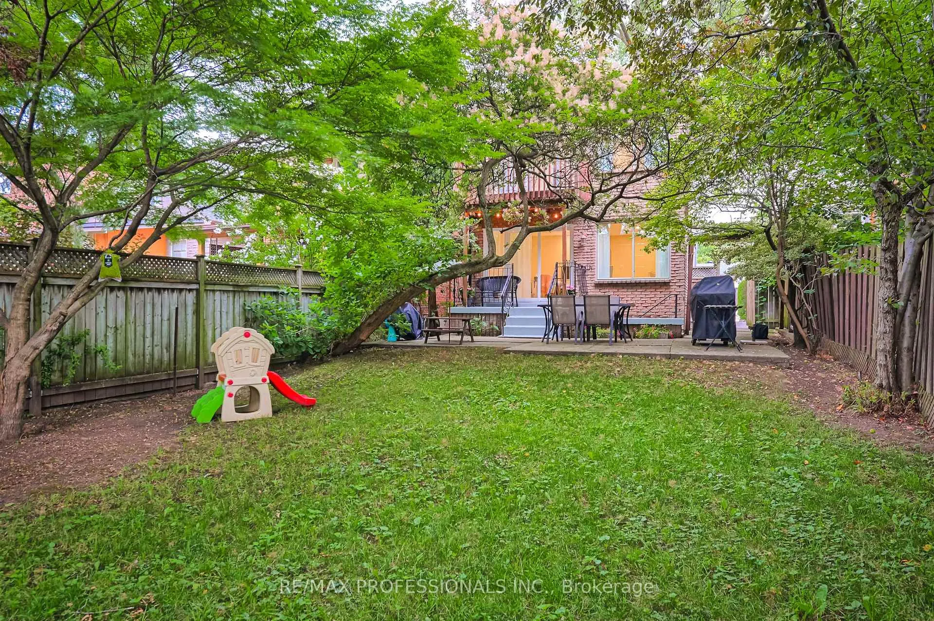 Photo 46 of 53 Tilden Crescent, Etobicoke, Humber Heights — HOMEH