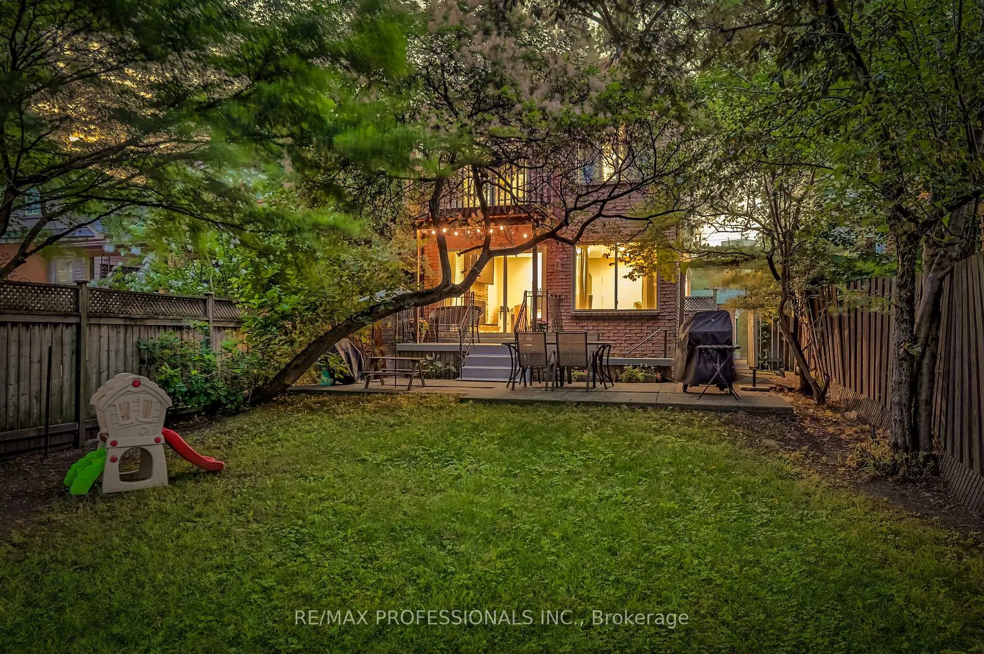 Photo 48 of 53 Tilden Crescent, Etobicoke, Humber Heights — HOMEH