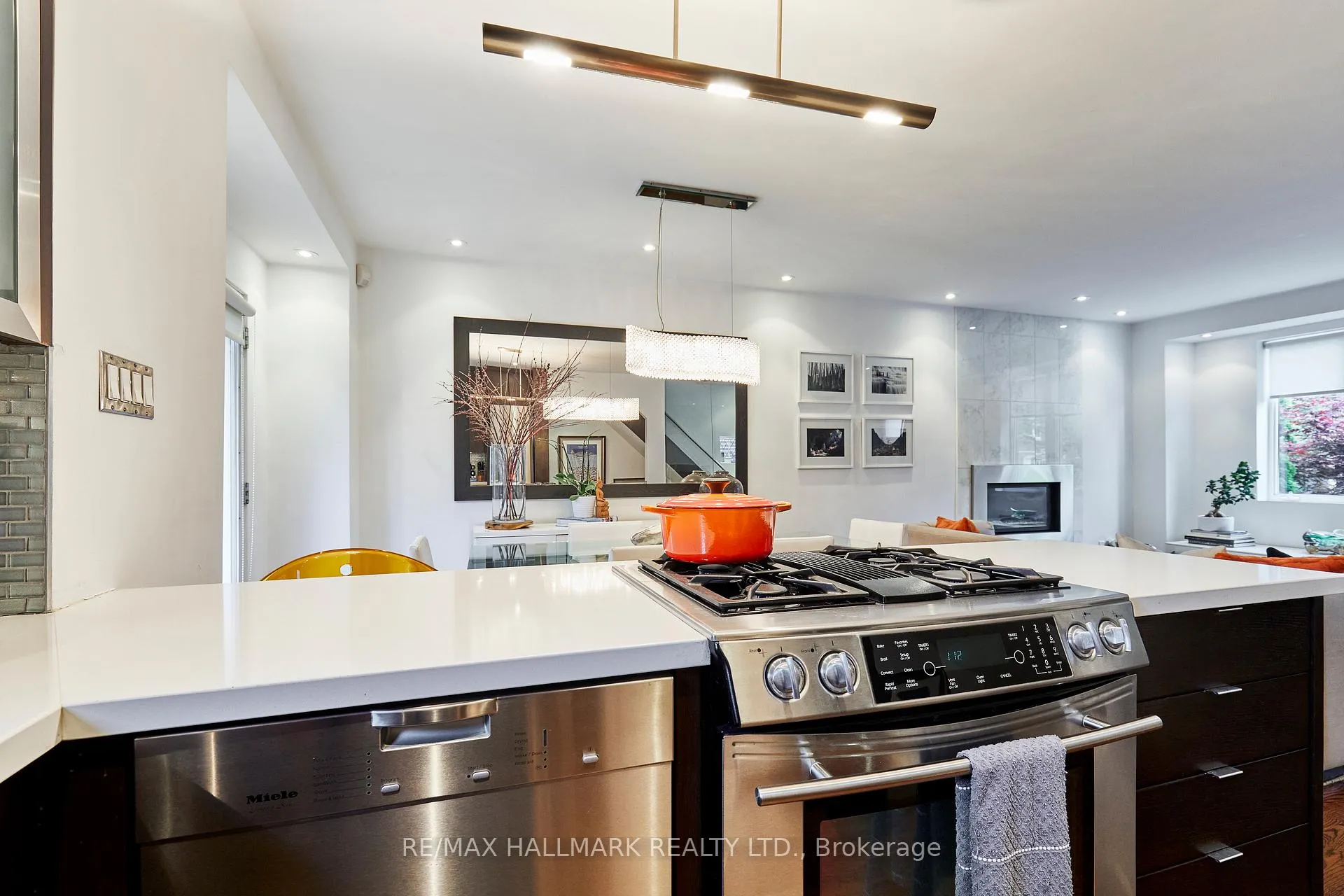 Photo 10 of 280 Manor Road E, Toronto, Mount Pleasant East — HOMEH
