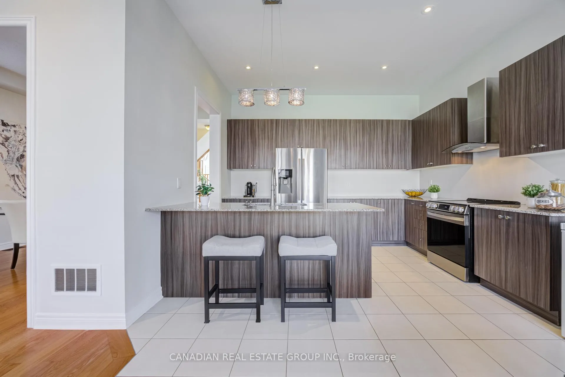 Photo 17 of 22 Schwalm Crescent, New Tecumseth, Tottenham — HOMEH