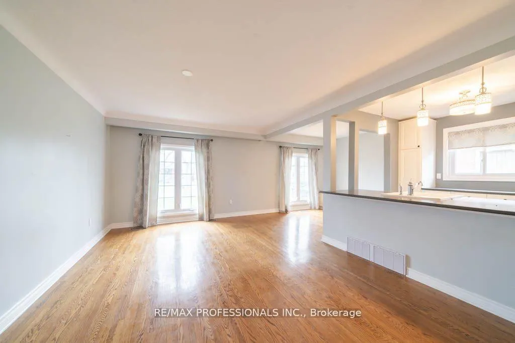 Photo 6 of Unit Upper, 13 Baraniuk Street, St. Catharines, Lakeport — HOMEH