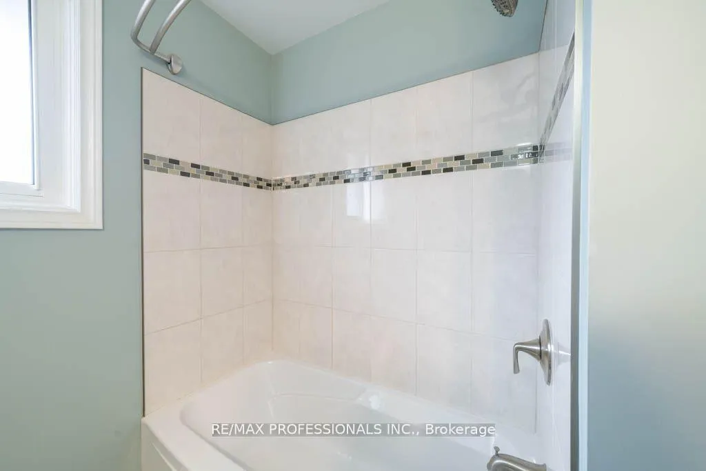 Photo 10 of Unit Upper, 13 Baraniuk Street, St. Catharines, Lakeport — HOMEH