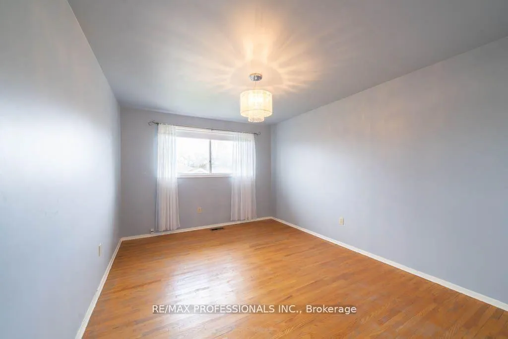 Photo 13 of Unit Upper, 13 Baraniuk Street, St. Catharines, Lakeport — HOMEH