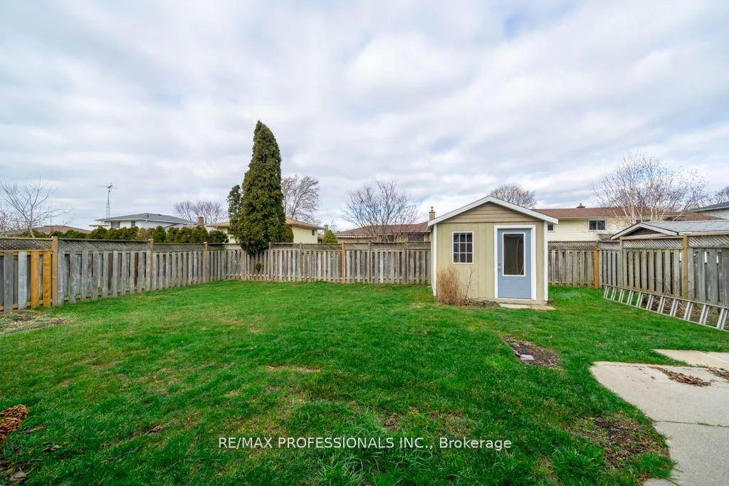 Photo 17 of Unit Upper, 13 Baraniuk Street, St. Catharines, Lakeport — HOMEH