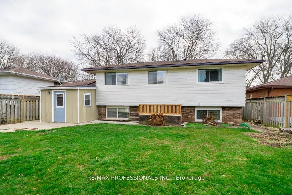 Photo 18 of Unit Upper, 13 Baraniuk Street, St. Catharines, Lakeport — HOMEH