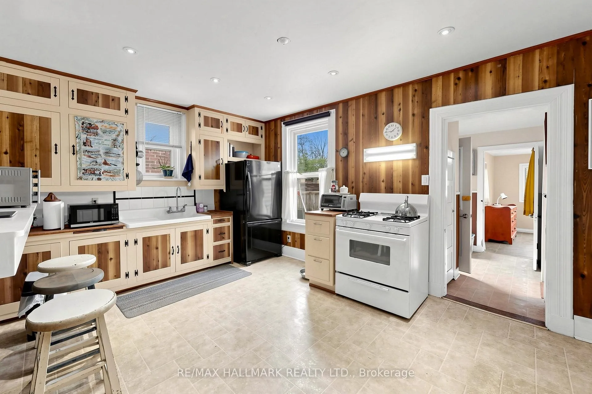 Photo 10 of 38 Norwood Road, Toronto, East End-Danforth — HOMEH
