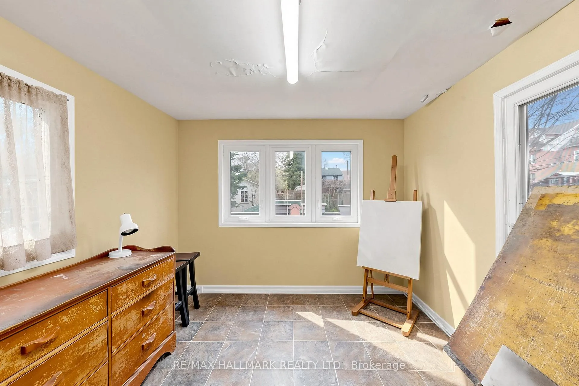 Photo 12 of 38 Norwood Road, Toronto, East End-Danforth — HOMEH
