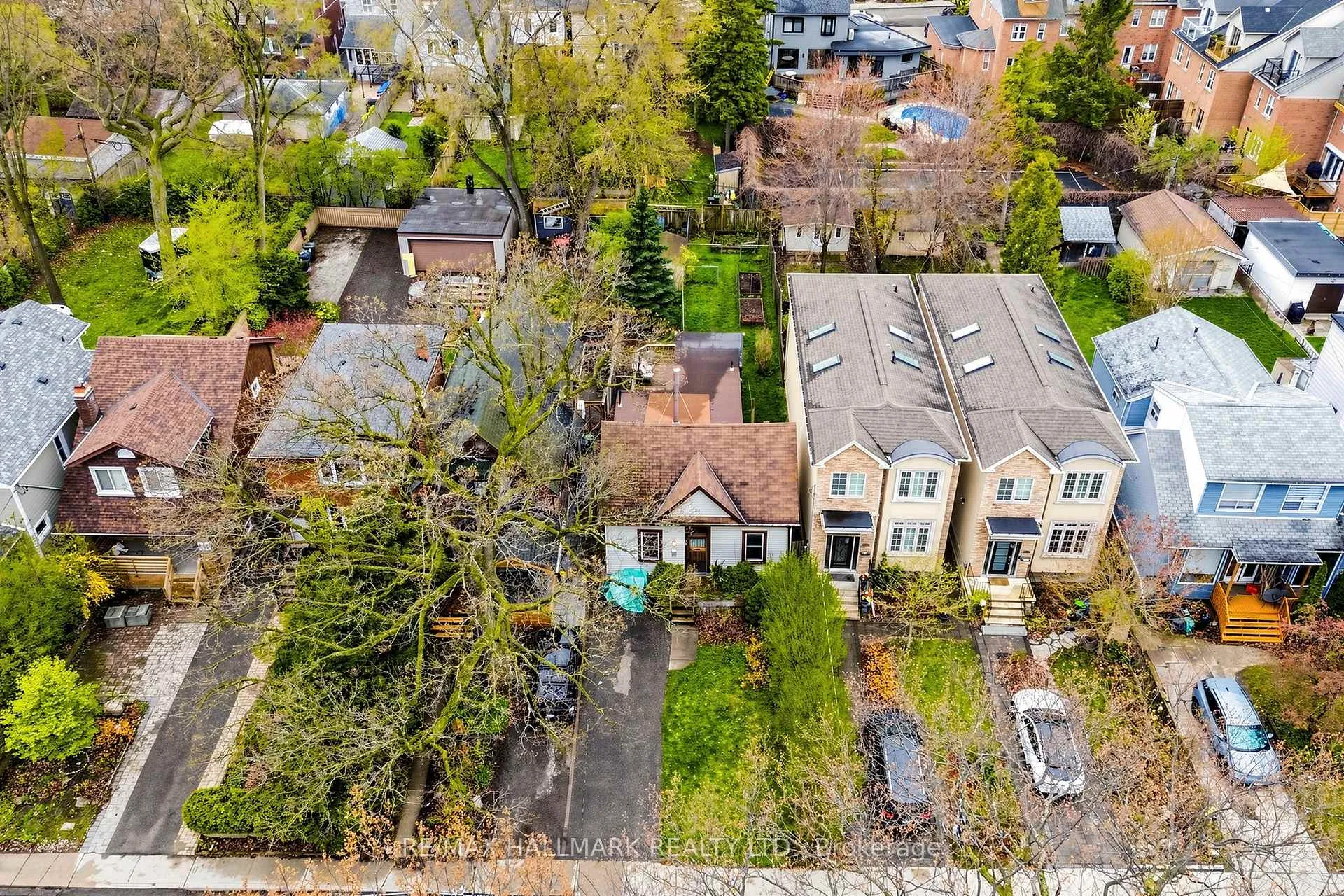 Photo 24 of 38 Norwood Road, Toronto, East End-Danforth — HOMEH
