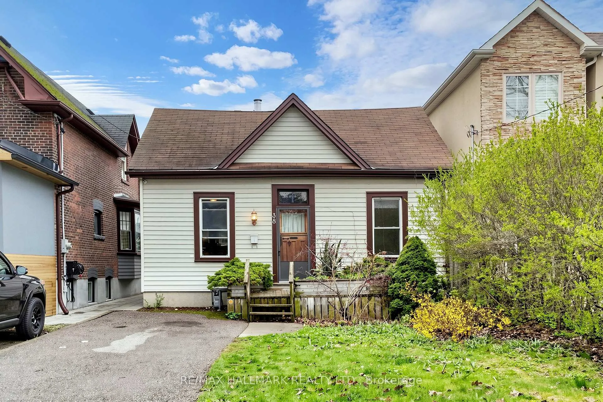 Photo 30 of 38 Norwood Road, Toronto, East End-Danforth — HOMEH