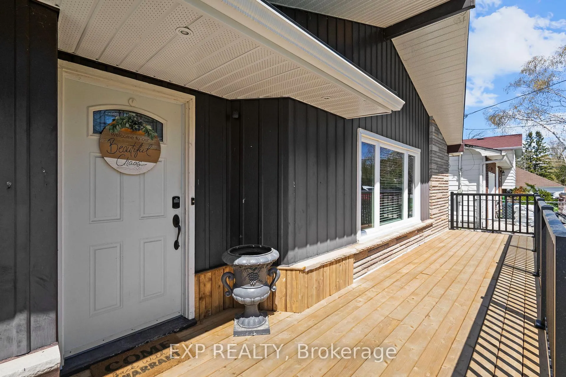 Photo 3 of 386 May Street, Brock, Beaverton — HOMEH
