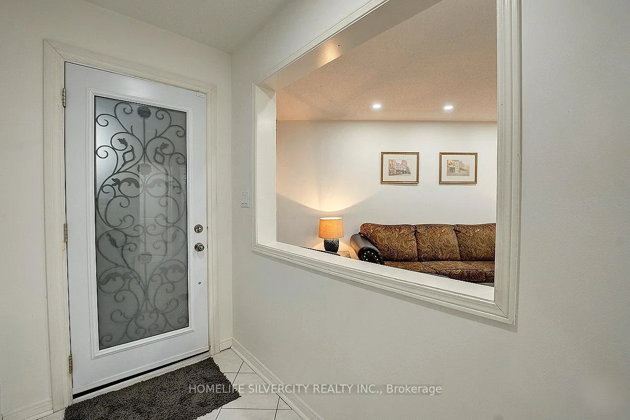 Photo 4 of 11 Rangeland Road, Brampton, Sandringham-Wellington — HOMEH
