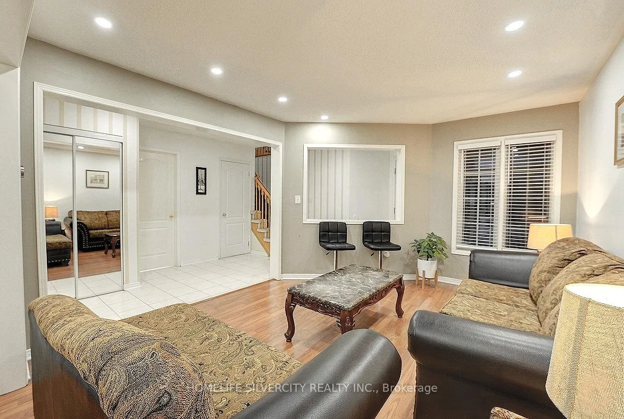 Photo 7 of 11 Rangeland Road, Brampton, Sandringham-Wellington — HOMEH
