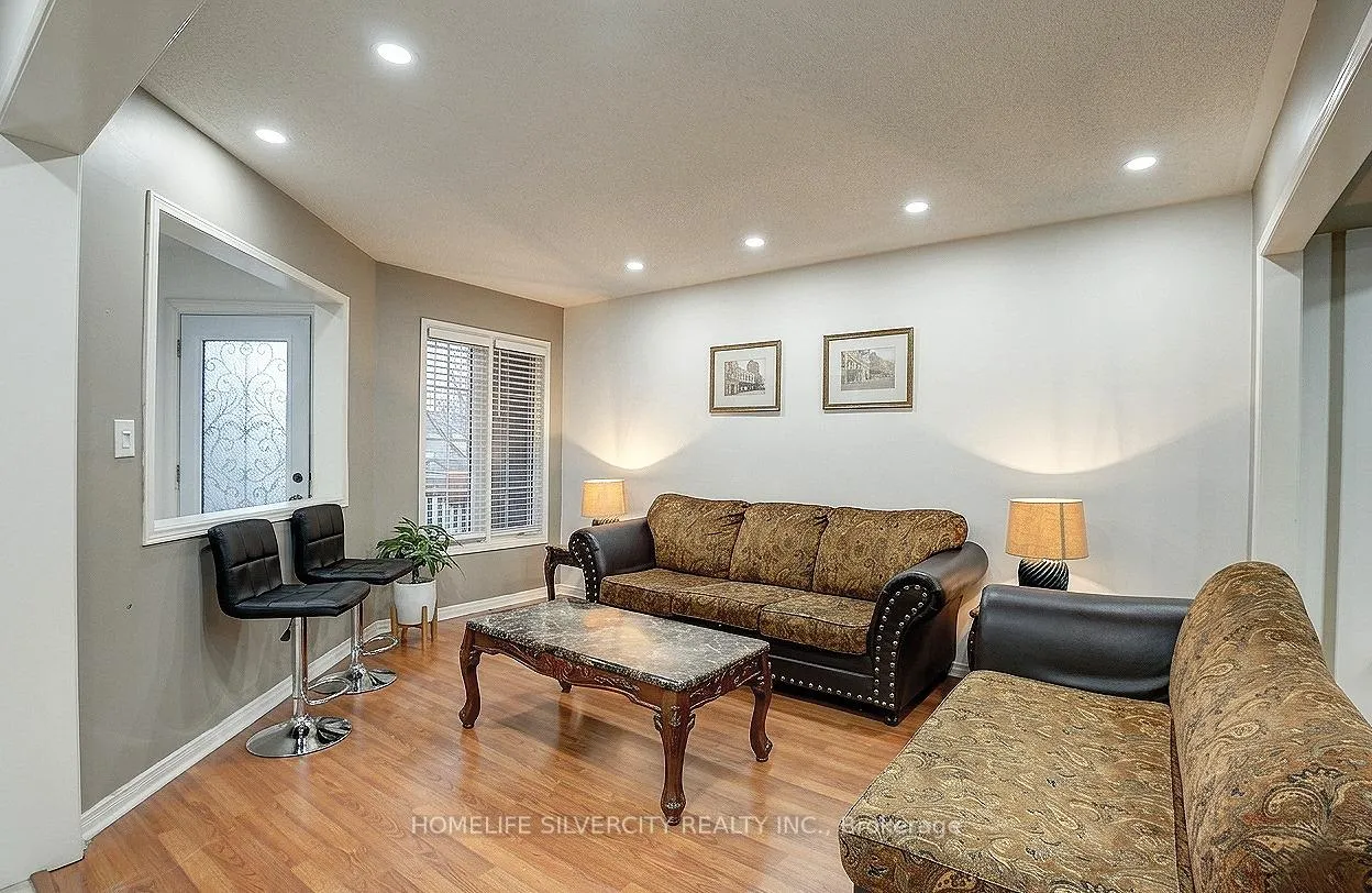 Photo 8 of 11 Rangeland Road, Brampton, Sandringham-Wellington — HOMEH