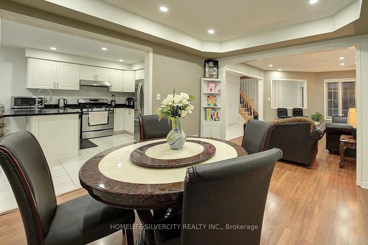 Photo 12 of 11 Rangeland Road, Brampton, Sandringham-Wellington — HOMEH